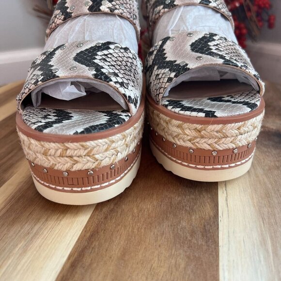 **SOLD****Vince Camuto Platform Wedge Sandals - Marsa 7M Namibia Snake - Picture 4 of 12